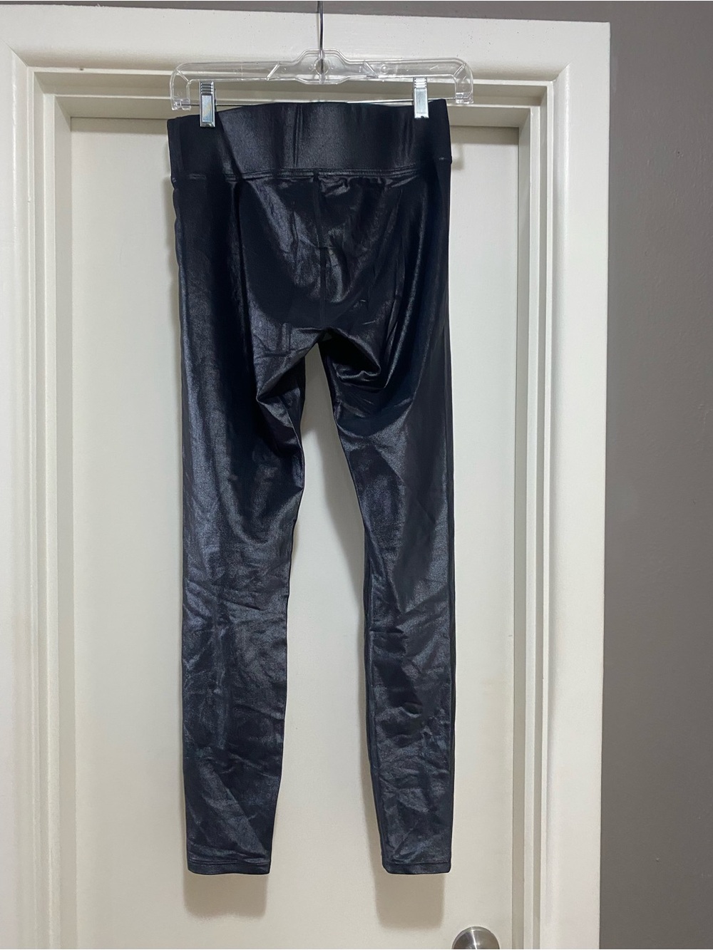 Carbon38 Black Shiny Faux Leather Leggings